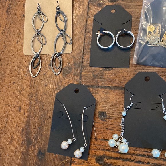 EARRINGS - 60 Pairs - Picture 7 of 17